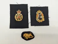 Tre danske militære stofmærker i guldtrådsbroderi