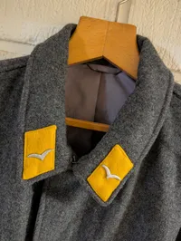 Tysk Luftwaffe Fliegerbluse med gule kravemærker og brystørn, repro størrelse ca. XXL 