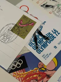 Samling af olympiske postkort, frimærker og memorabilia