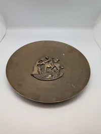 Antik messingplatte med relief af ridder og kvinde Niels Ebbesen 