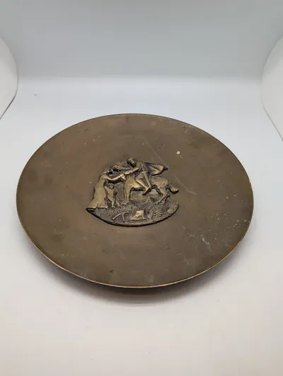 Antik messingplatte med relief af ridder og kvinde Niels Ebbesen 