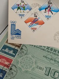 Samling af olympiske postkort, frimærker og memorabilia