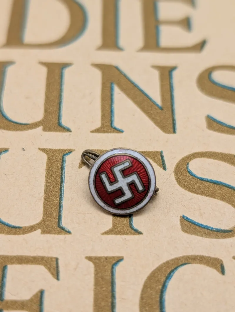 Dansk D.N.A.S.A.P partimærke WW2, originalt 