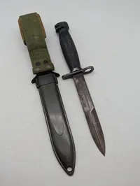 Amerikansk M4 Bajonet med U.S. M8A1 Skede