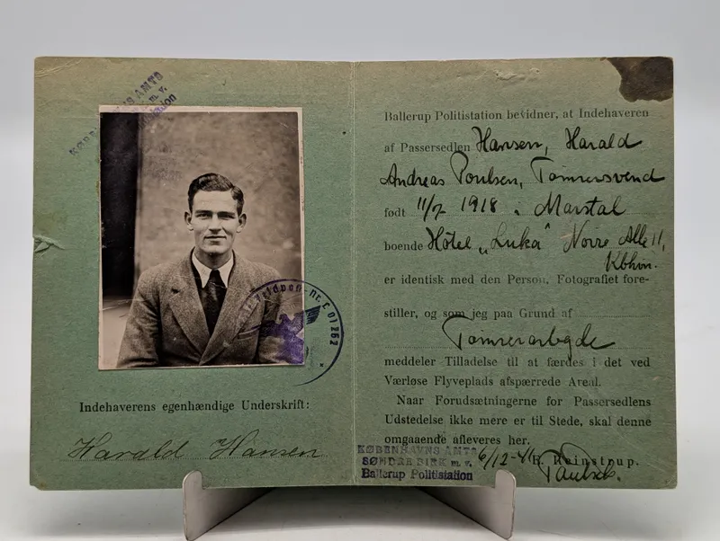 Dansk Passerseddel fra 1941 til Værløse Flyveplads, Harald Hansen