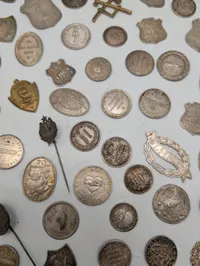 Samling af antikke danske foreningsmærker, medaljer og emblemer