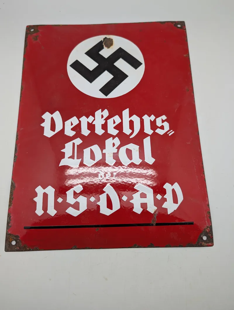 Emaljeskilt, Verkehrs-Lokal der N.S.D.A.P.