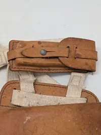 Østtysk NVA Makarov PM skulderhylster i læder med hvide stropper