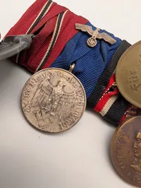 Tysk og Rumænsk Medaljegruppe fra 2. Verdenskrig med Fire Dekorationer