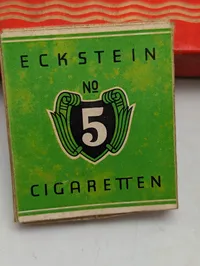 Anthon Berg chokoladeæske med vintage Eckstein og Overstolz cigaretpakker WW2 