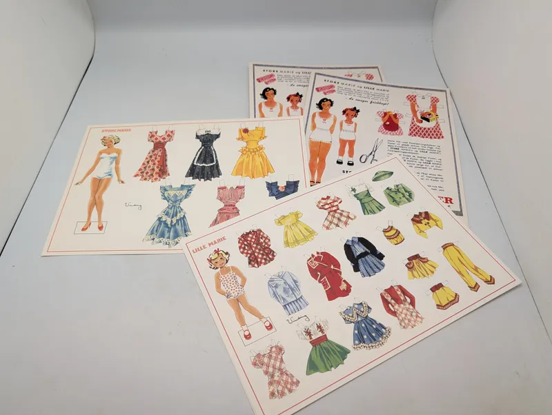 Store Marie og Lille Marie påklædningsdukker, tre ark
