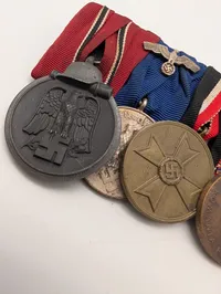 Tysk og Rumænsk Medaljegruppe fra 2. Verdenskrig med Fire Dekorationer