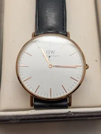 Daniel Wellington Classic Sheffield herreur med sort læderrem