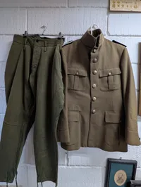 Dansk M/1923 Uniformsjakke i uld med messingknapper,  ( Omsyet 1947 uniform )