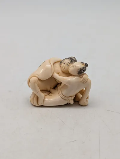 Antik JAPANESE HAND CARVED EROTIC NETSUKE FIGURES EDO / MEIJI PERIODE