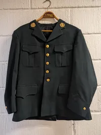 Dansk Militær Uniformsjakke med Rigsvåben Kraveemblem M69