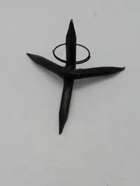 firbenet fodangel (Caltrop) i smedejern SOE WW2