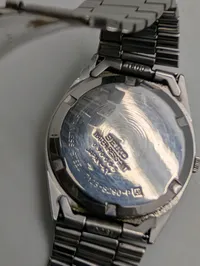 To vintage armbåndsure, herunder Seiko Quartz