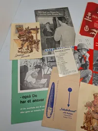 Samling af danske militære informationspjecer og postkort, ca. 1950-1960