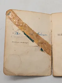 To danske sangbøger: Nordiske Sange (1876) og Sangbog for Hæren og Søværnet (1947)