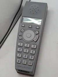 Bang & Olufsen Beocom 6000 trådløs telefon med trekantet base