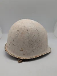 Militær M1 Hjelm med Hvid Overflade