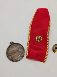 Samling af danske medaljer og emblemer inkl. Flyveudstillingen 1927