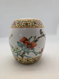 Kinesisk Famille Rose porcelænsvase med fugle- og blomstermotiv