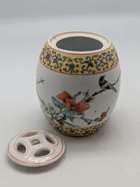 Kinesisk Famille Rose porcelænsvase med fugle- og blomstermotiv