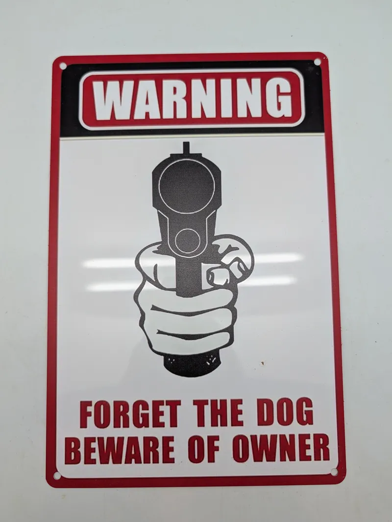 Advarselsskilt i metal, 'Forget the Dog Beware of Owner'