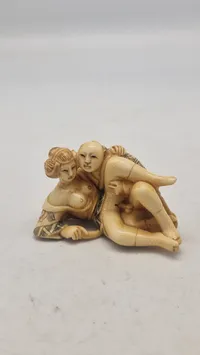 Antik JAPANESE HAND CARVED EROTIC NETSUKE FIGURES EDO / MEIJI PERIODE 
