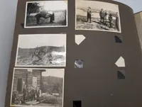 To vintage fotoalbum i læder og tekstil Soldat før under og efter krigen DK 