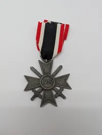 Tysk Krigsfortjenestekors af 2. klasse med sværd (KVK2)
