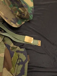 Militære uniformer  med Tiger Stripe og Woodland Camouflage beklædning