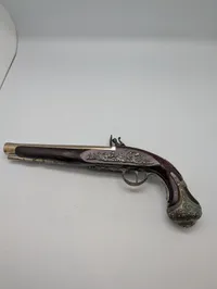 Hawkins Flintlåspistol med Træskæfte og Messingbeslag, Dekoration 