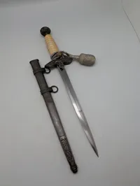 Tysk Luftwaffe  Officersdolk med Portepée og Skede, original 
