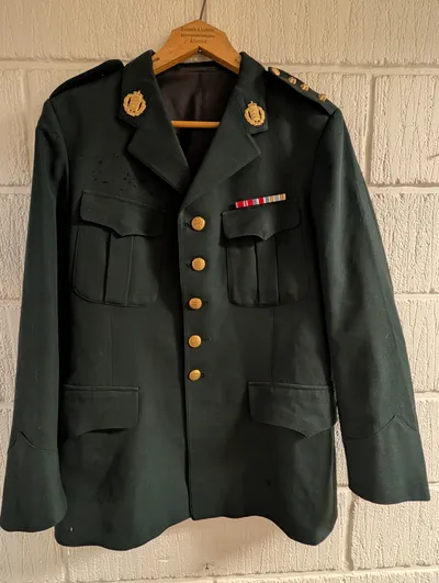 Dansk militær uniformsjakke fra Helseth & Lunde M69
