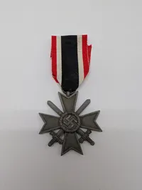 Tysk Krigsfortjenestekors af 2. klasse med sværd (KVK2)