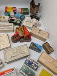 Stor samling af vintage ammunitions æsker tomme  fra diverse producenter