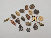 Samling af danske militære emblemer 