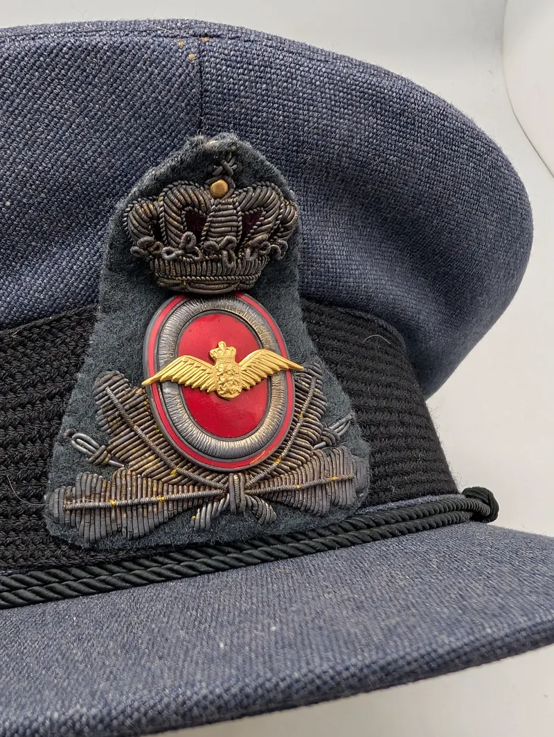 Dansk Flyvevåben Officerskasket med Broderet Emblem
