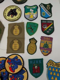 Samling af danske Hjemmeværnsmærker og militære distinktioner