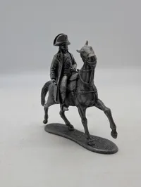 Napoleon Bonaparte til hest, tinfigur