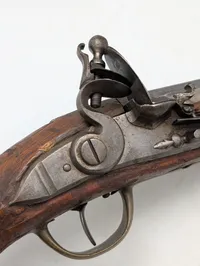 Antik Rytter flintlåspistol med træskæfte og jernbeslag Tyske stater Ca. 1750 