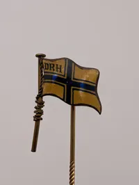Samling af tre tyske militære og patriotiske emblemer fra 1. verdenskrig