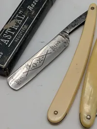 Samling af 5 antikke barberknive fra Bohersgo, Astral og Gotta