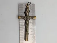 Antik Krucifiks Vedhæng i Metal med Kristusfigur