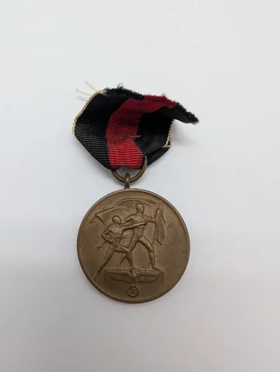 Tysk Sudetenland-medalje fra 1938 med originalt bånd