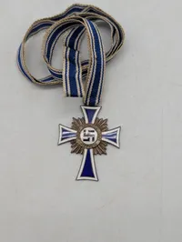 Tysk Moderskors (Mutterkreuz) i Sølv med originalt bånd