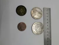 Samling af historiske mønter og poletter inklusiv mexicansk sølvmønt, SØLVMØNTER IKKE ORIGINALE 